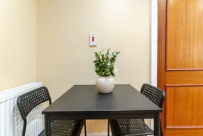 Cozy Modern Flat Walsall Town Centre with Wi-Fi - Image 5