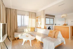 Mediterranean Waterfront Haven - Image 3