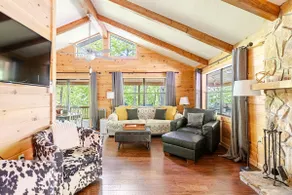 Lakeside Mountain Oasis Cabin - Image 2