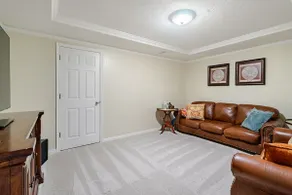 New 3 bedroom basement apartment - Image 4