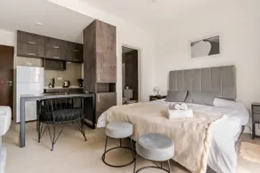 Minimalist home - Image 2