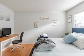 Near Apple & Google | 3BR House | 3 Parking | Yard - Image 2