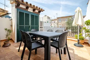 Charming Townhouse in the heart of Pollenca Old Town - Image 2