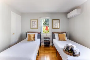Comfy & Chic 3 bedroom in Boston w/ FREE Parking - Image 3