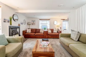 Calebs Cottage- Solva harbour - Image 2