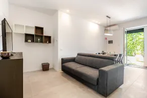ROYAL apartment in the center of Latina, garden and ensuite bathroom - Image 3