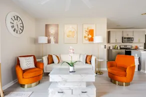 Madisyn’s Manor | Luxe Style + Amenities - Image 3