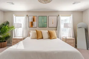 Madisyn’s Manor | Luxe Style + Amenities - Image 5