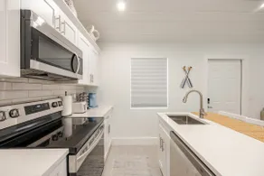 Coastal Retreat - 5th Ave & Beaches 10 min away - Image 4