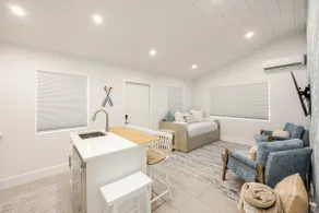 Coastal Retreat - 5th Ave & Beaches 10 min away - Image 3