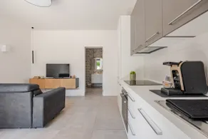 Latina centro • Charming 1 bed-flat + giardino - Image 4