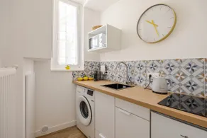P20 - Jacuzzi Suite near the city center and train station - Image 5