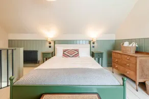 Luxurious peaceful cottage, rated top 1% on Airbnb - Image 3