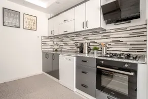 3BR • 2Bath • Walk to Old Town • Fast WiFi - Image 5