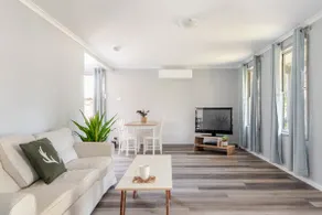 Holiday Home - Image 2