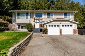 Gorgeous Home in Silverdale, Perfect for Families! - Image 5