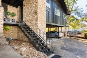 Mid-Century Mod Treehouse near Zilker Park - Image 5