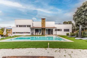 Luxury villa in the Sierra de Madrid with no steps - Image 2