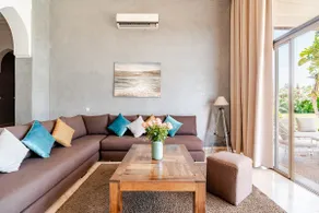 Villa Fleur Bougainvillea - Image 4