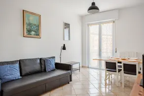 Panoramic apartment with 2 bedrooms and 2 bathrooms in Rho Fiera - Image 5