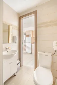 Gondola Apartment - Image 5