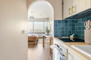 Top Floor Getaway in Central Helsinki - Church & Sea View - Image 2