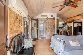 Cade's Place, hot tub, close to Clayton - Image 3