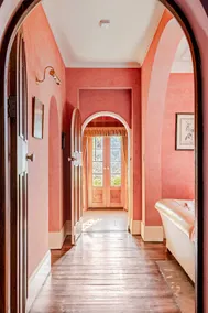 Gracious living of a time gone by - warm inviting - Image 5