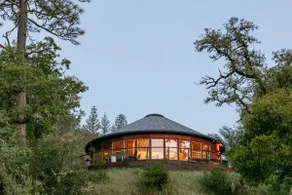 Stunning round house view hot tub waterfall & barn - Image 2