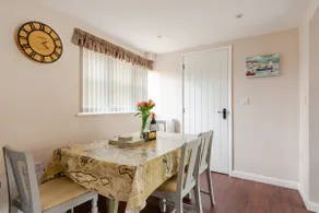 Spacious Broads 3 Bed Cottage with a modern twist - Image 4