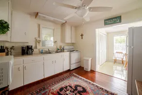 Historic Menhaden Cottage for Families - Image 5