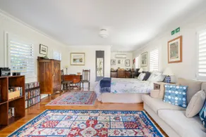 Mountains charm in Wentworth Falls - Image 2