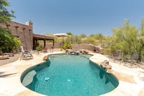 Stunning Southwest Style Vacation Home - Image 2