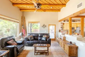 Stunning Southwest Style Vacation Home - Image 5