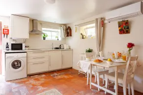 Studio & Garden - Image 3