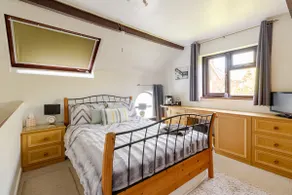 Cosy annexe in Stafford with beautiful gardens - Image 4