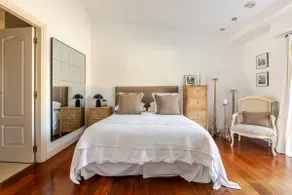 Quiet villa with colonial decor - Image 4
