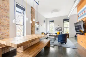 Explore Lincoln Park from a Polished Apartment - Image 5
