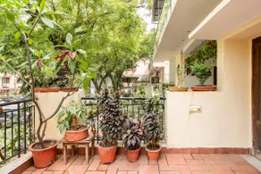 Peaceful Park View Apartment near Delhi Airport - Image 5