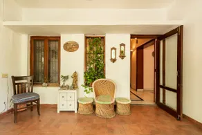 Peaceful Park View Apartment near Delhi Airport - Image 2