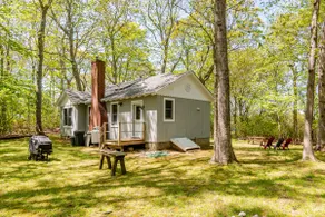 Cozy Cottage on the Great Pond near beach. - Image 5
