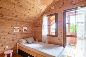 A wooden country house in the central mountains of León - Image 3