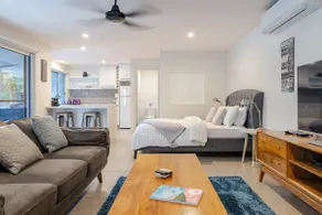 Luxurious studio with HOT TUB in Noosa Hinterland - Image 2