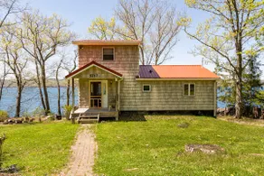 Seneca lakefront cabin - Image 3