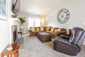 Spacious Family Home Near Avalon - Image 2