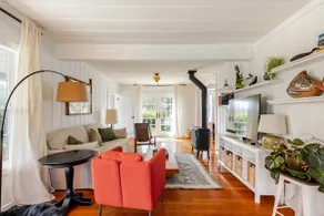 Small Beach Cottage near the Coastal Trail and The Ritz - Image 3