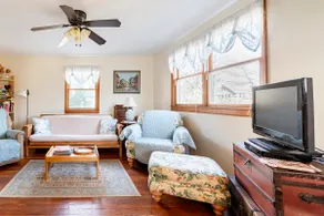 Garden View Guest Cottage - Image 3