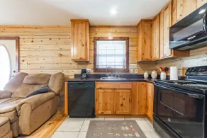 Gunker Ranch / Log Home - Image 3