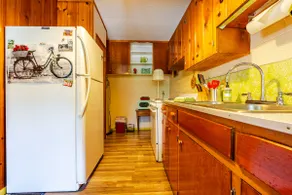 Colorful 1BD Suite M - No Cleaning Fee - Image 3