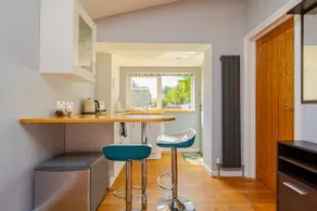 Guest House - Image 4